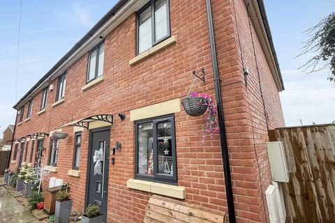 3 bedroom end of terrace house for sale, Chantry Court, Southwick