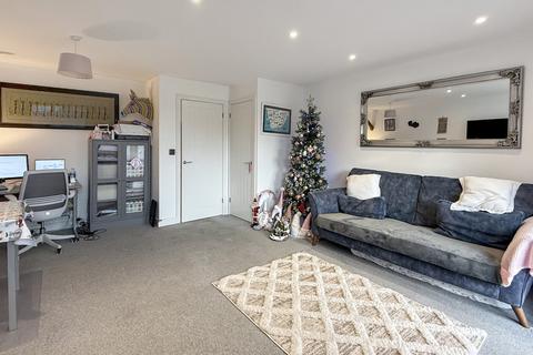 3 bedroom end of terrace house for sale, Chantry Court, Southwick