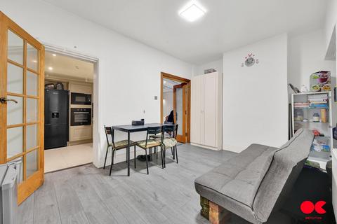 undefined, Roman Road, Ilford IG1