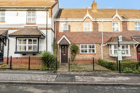 3 bedroom terraced house for sale - Station Road, Kintbury