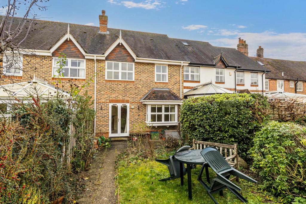 1389032-4-693af1d390640