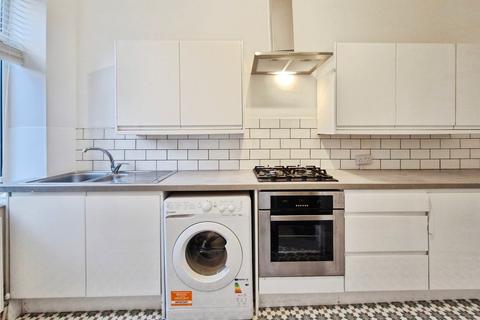 undefined, Park Avenue, Leeds LS19
