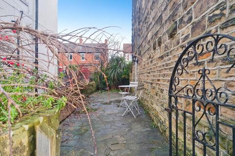 undefined, Park Avenue, Leeds LS19