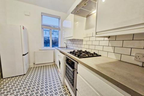 undefined, Park Avenue, Leeds LS19