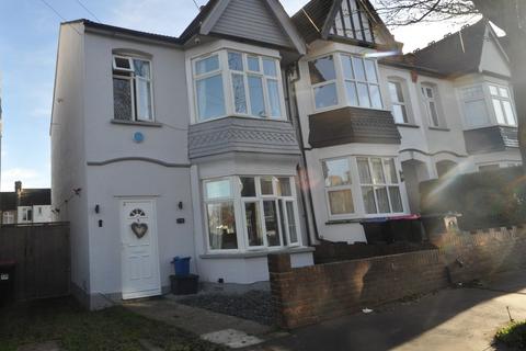 3 bedroom end of terrace house for sale, Hildaville Drive, Westcliff-on-Sea