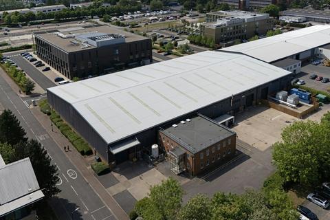 Distribution warehouse to rent, 39 Innovation Dr Milton OX14 4RT