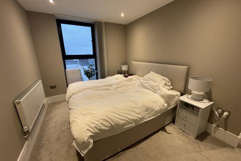 2 bedroom apartment to rent, Heather Gardens, London NW11