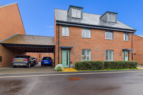 undefined, Aylesbury HP22