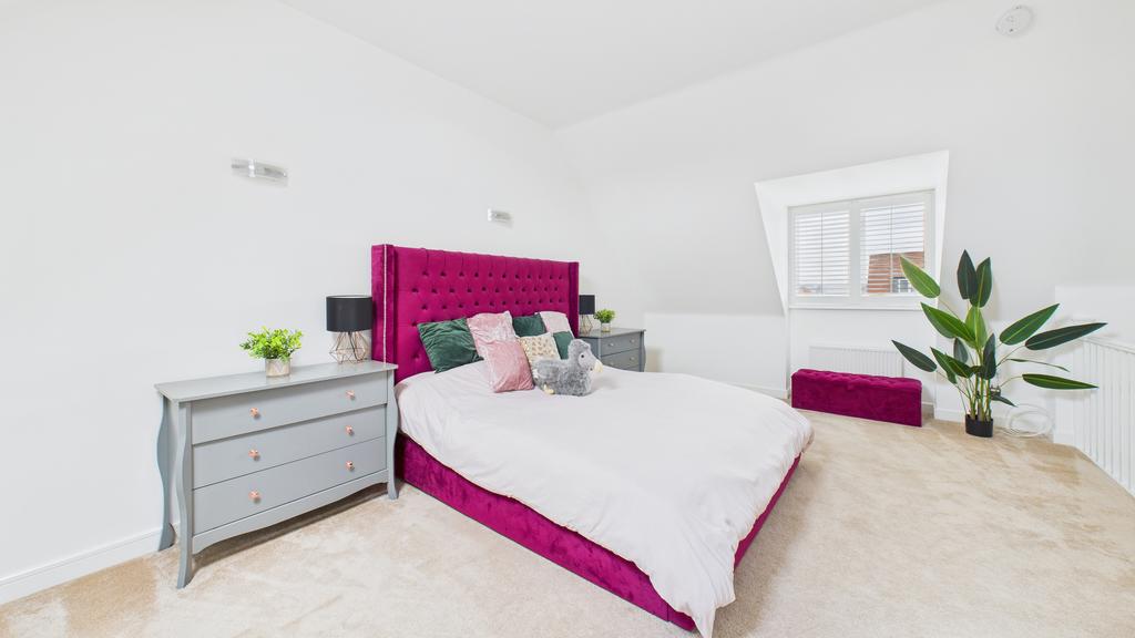 Cam04968 g0 pr0082 still022