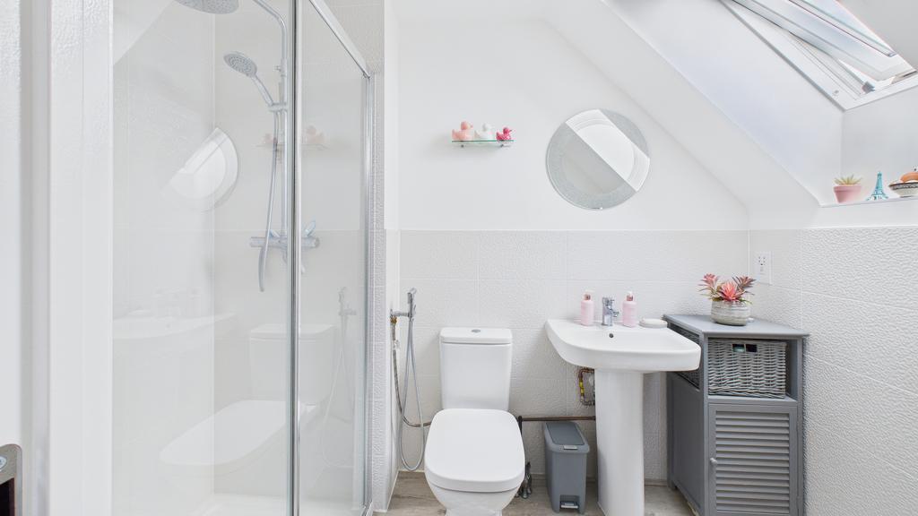 Cam04968 g0 pr0082 still020