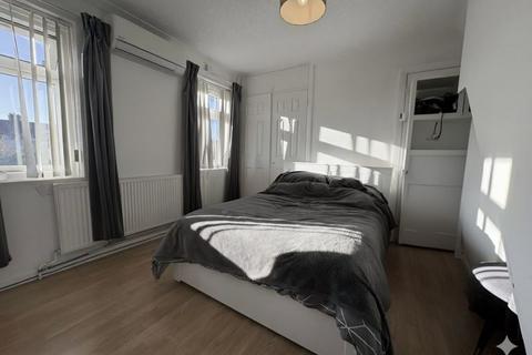 undefined, Minet Drive, Hayes, UB3