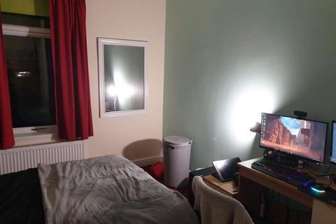 6 bedroom terraced house for sale, Thornton Road, Stoke-On-Trent