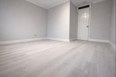 2 bedroom house to rent, 2 bedroom HOUSE in  Forest Gate E12