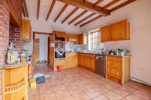 4 bedroom detached house for sale, Whitton Road, Alkborough