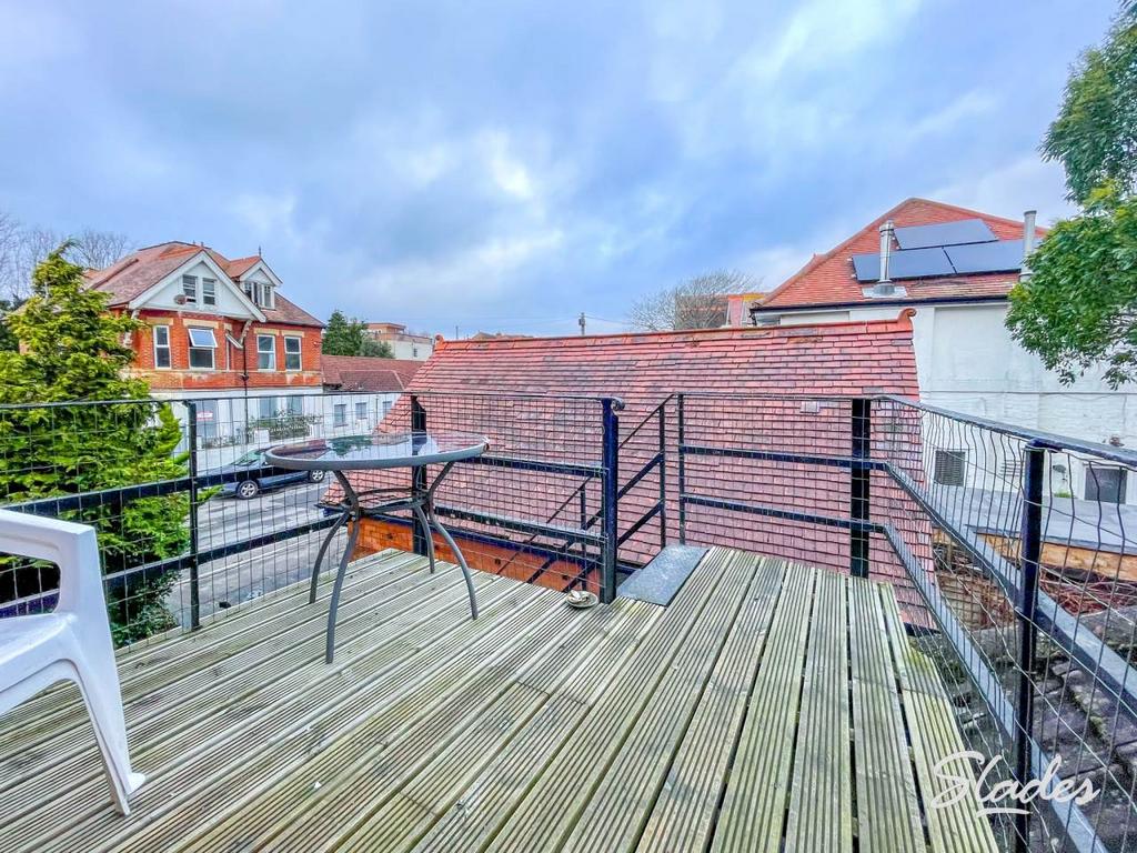 4 watkin outside are