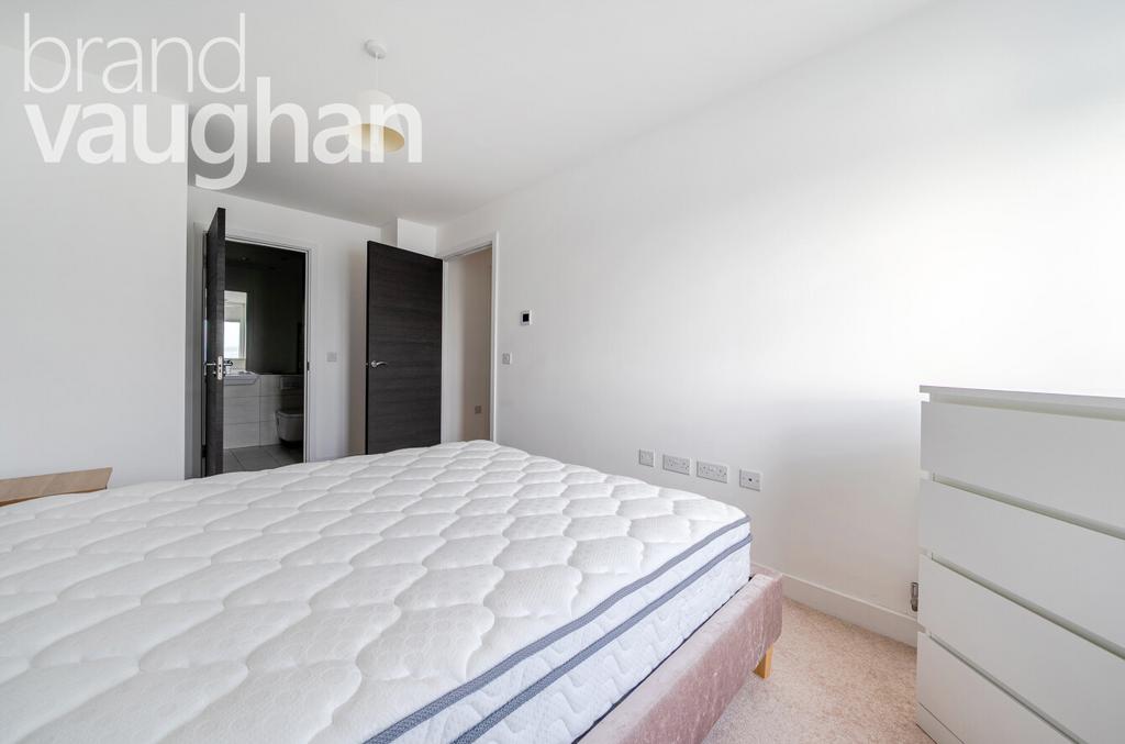 060e32be-9796-4e3...