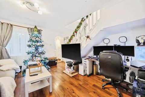 2 bedroom terraced house for sale, Akister Close, Buckinghamshire MK18