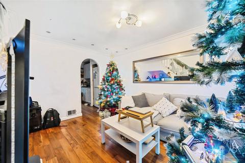 2 bedroom terraced house for sale, Akister Close, Buckinghamshire MK18