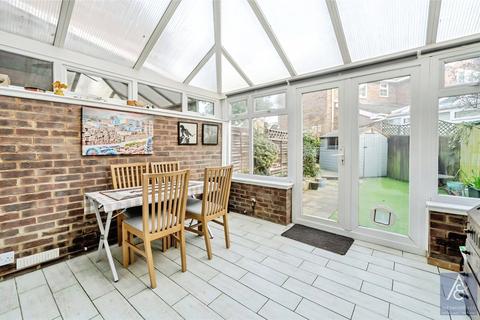 2 bedroom terraced house for sale, Akister Close, Buckinghamshire MK18