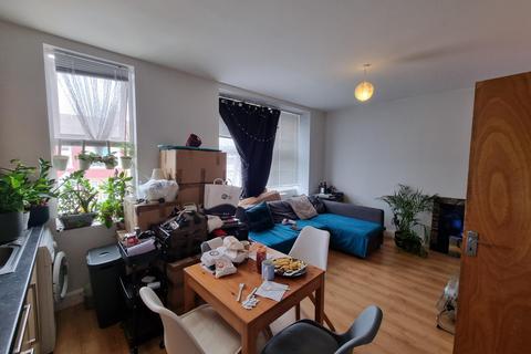 1 bedroom apartment to rent, Sidney Avenue, London, N13