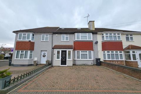 4 bedroom terraced house for sale, Yeomen Way, Ilford