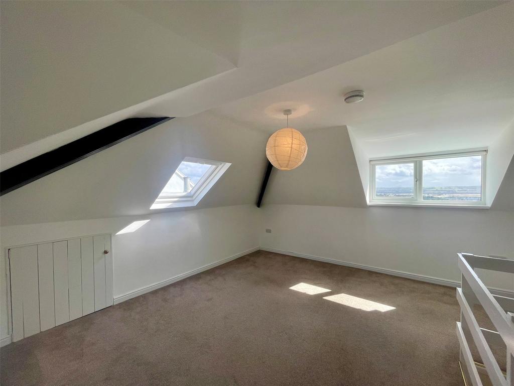 Bedroom 2/Top Floor