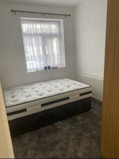 1 bedroom in a house share to rent, Warrington Road, Harrow