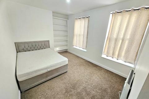 2 bedroom flat to rent, North Place, Stockport, Cheshire, SK1
