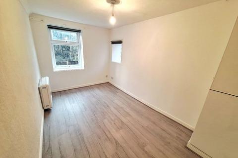1 bedroom apartment to rent, Demesne Road, Whalley Range, Manchester, M16
