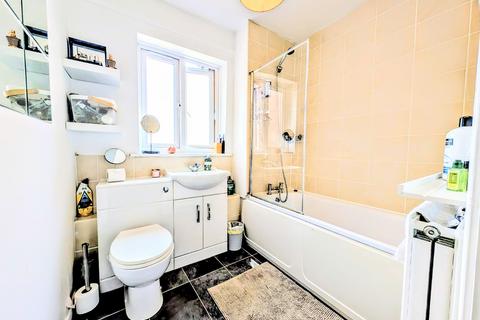 1 bedroom flat to rent, Wheatsheaf Lane, London