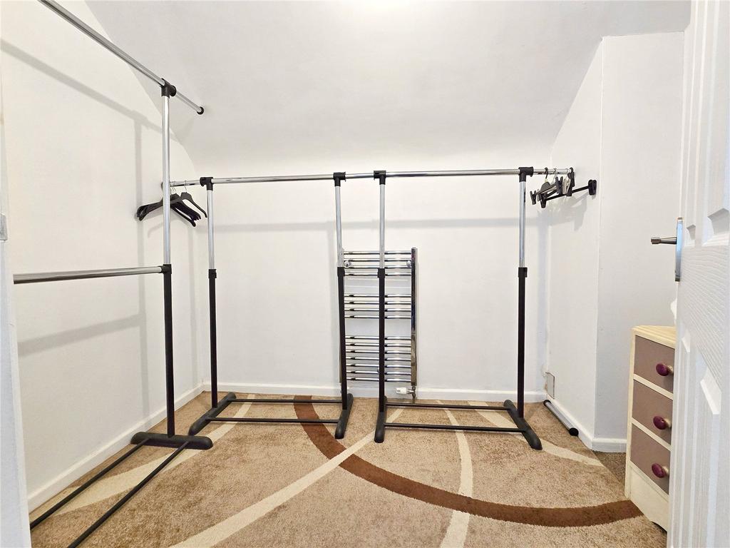 Walk-In-Wardrobe