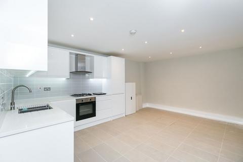 3 bedroom flat to rent, N1