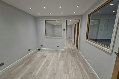 Industrial unit to rent, Swingbridge Rd Grantham NG31 7XU