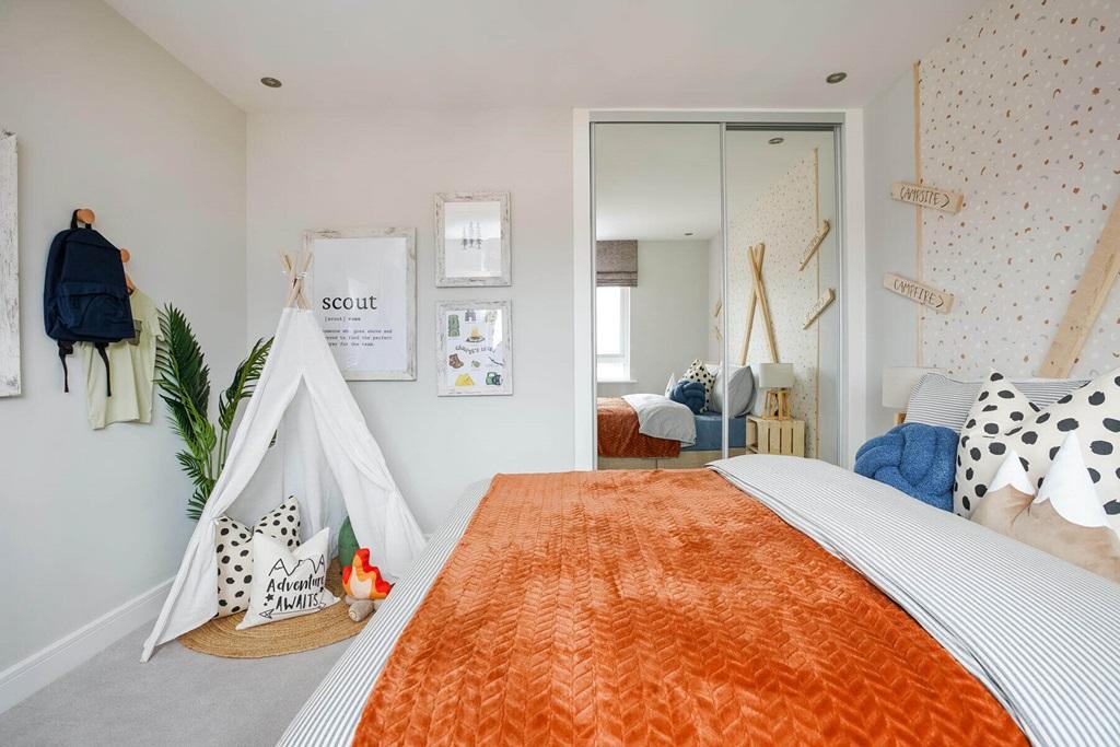 Double bedrooms mean you don't need to...