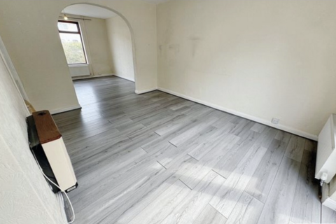 3 bedroom semi-detached house for sale, Waltham Avenue, Leicester LE3