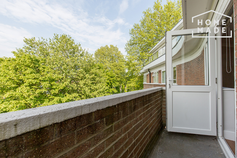 undefined, Willesden Lane, NW2