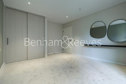 1 bedroom apartment to rent, Greenleaf Walk, Viola House UB1