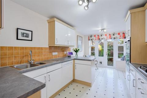 3 bedroom semi-detached house for sale, Kenny Drive, Carshalton