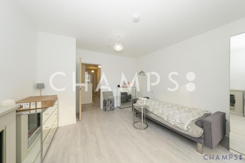 Stunning two-bedroom duplex apartment on Shearwat