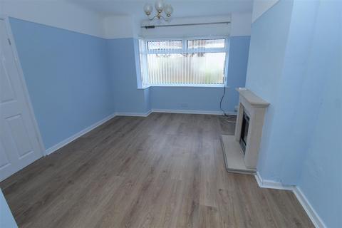 3 bedroom semi-detached house to rent, Waddicar Lane, Melling L31