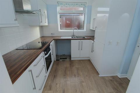 3 bedroom semi-detached house to rent, Waddicar Lane, Melling L31