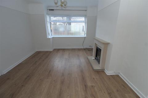 3 bedroom semi-detached house to rent, Waddicar Lane, Melling L31