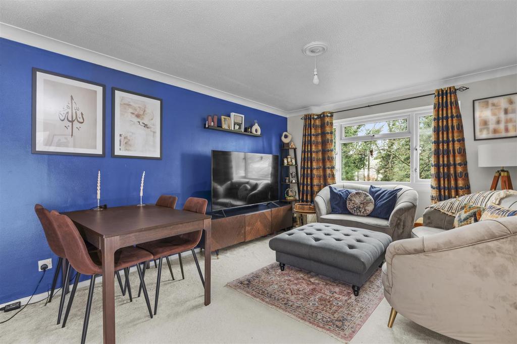 17 Kaybridge Close, HP13 7 HF-3.jpg