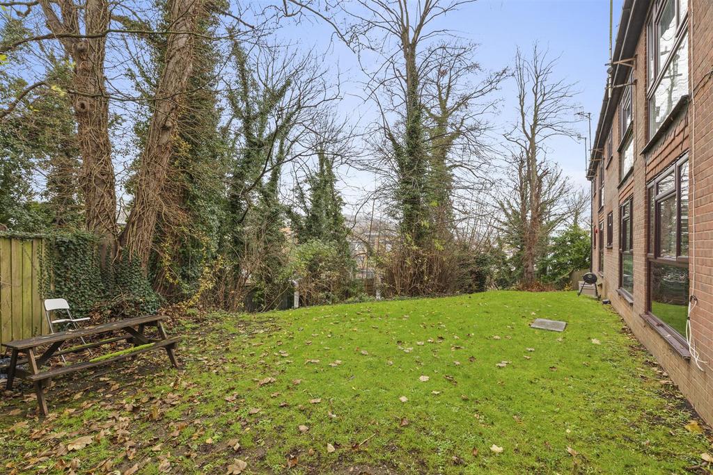 17 Kaybridge Close, HP13 7 HF-10.jpg