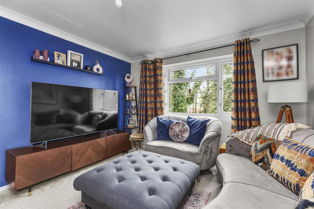 17 Kaybridge Close, HP13 7 HF-4.jpg