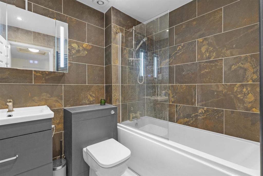 17 Kaybridge Close, HP13 7 HF-5.jpg