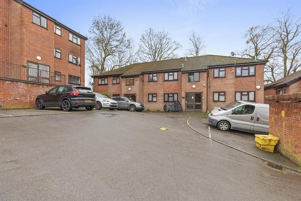 17 Kaybridge Close, HP13 7 HF-13.jpg