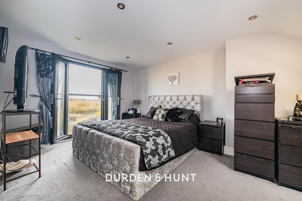 Moreton-21.jpg