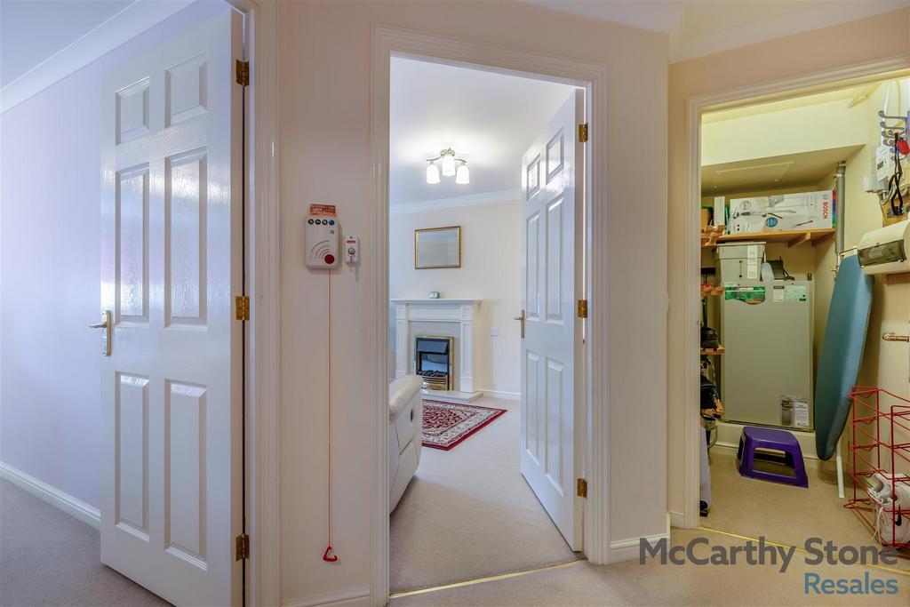8660513-interior08.jpg