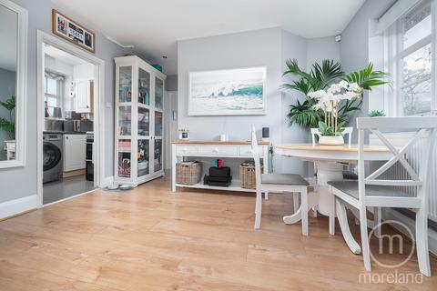 2 bedroom maisonette for sale, Addison Way, London NW11